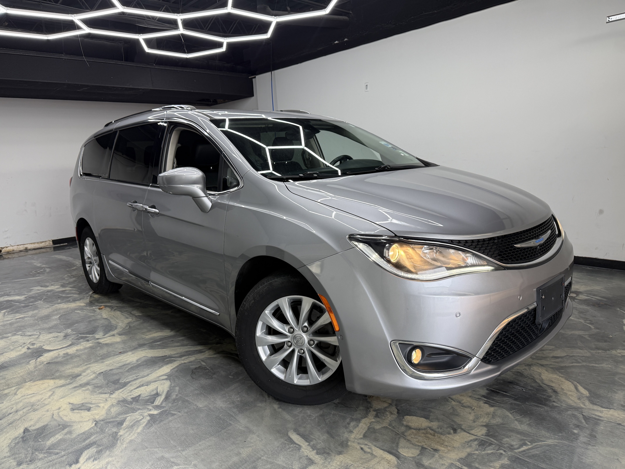 2018 Chrysler Pacifica Touring L - Photo 6