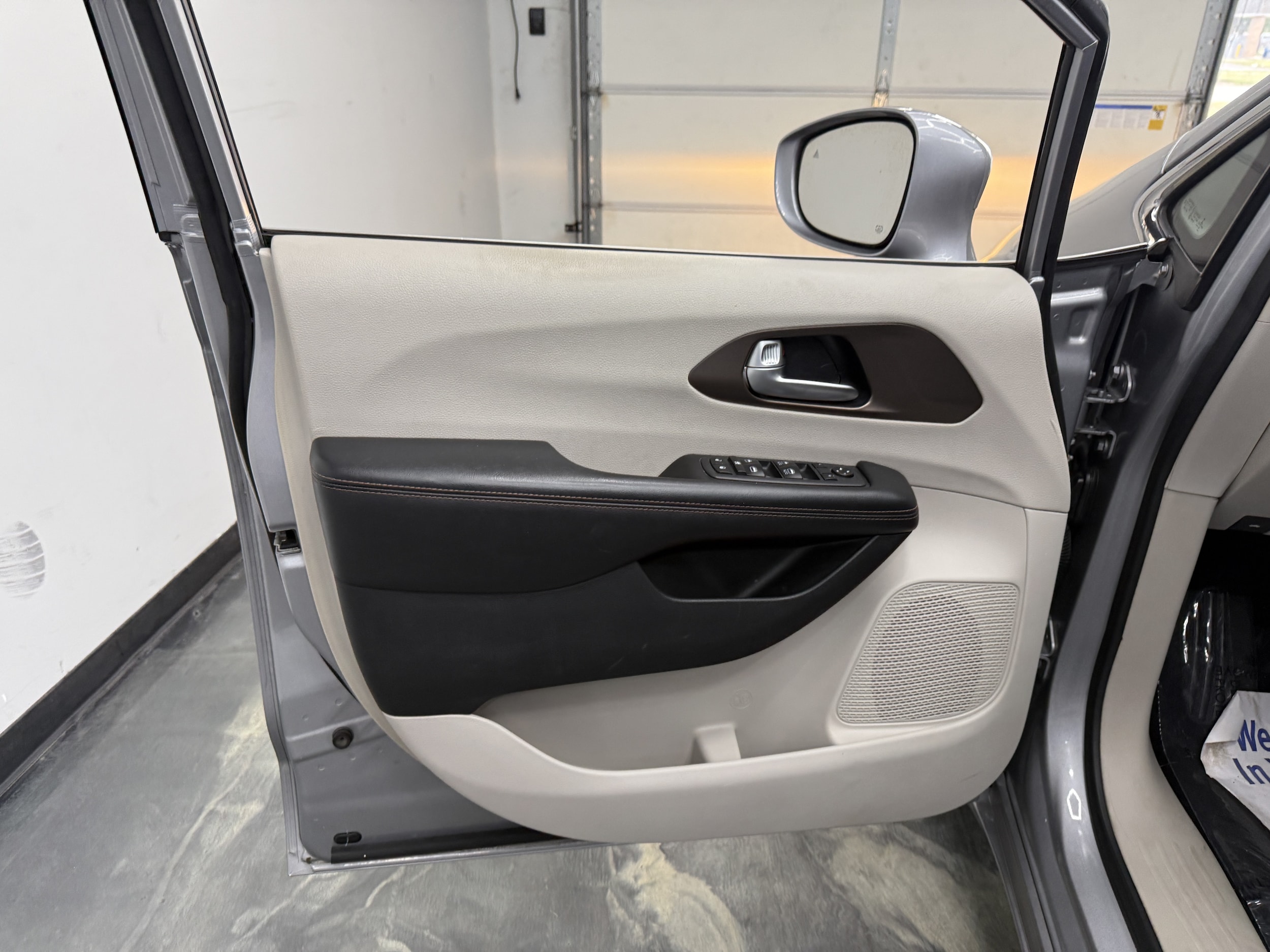 2018 Chrysler Pacifica Touring L - Photo 9