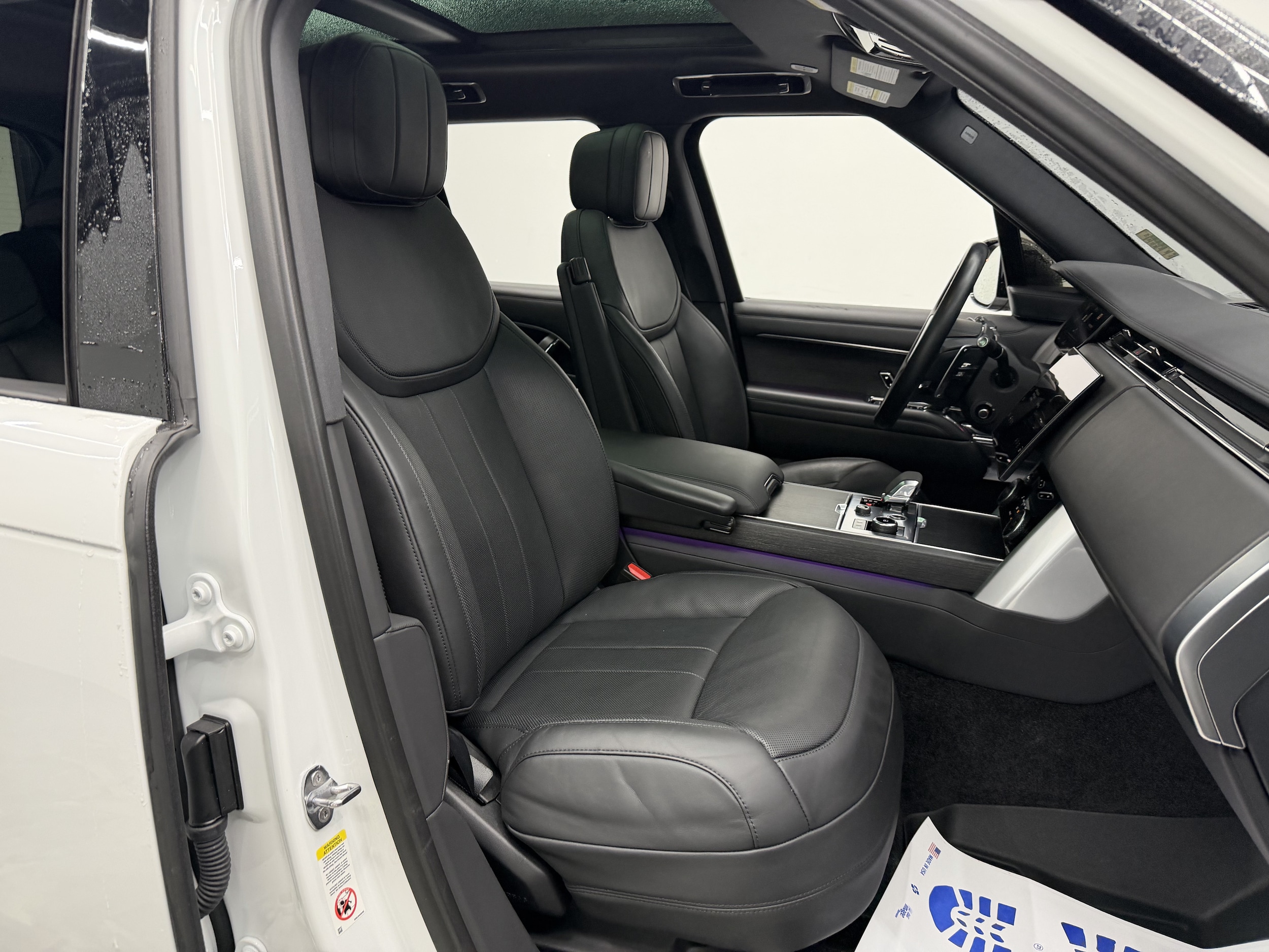 2023 Land Rover Range Rover SE - Photo 11