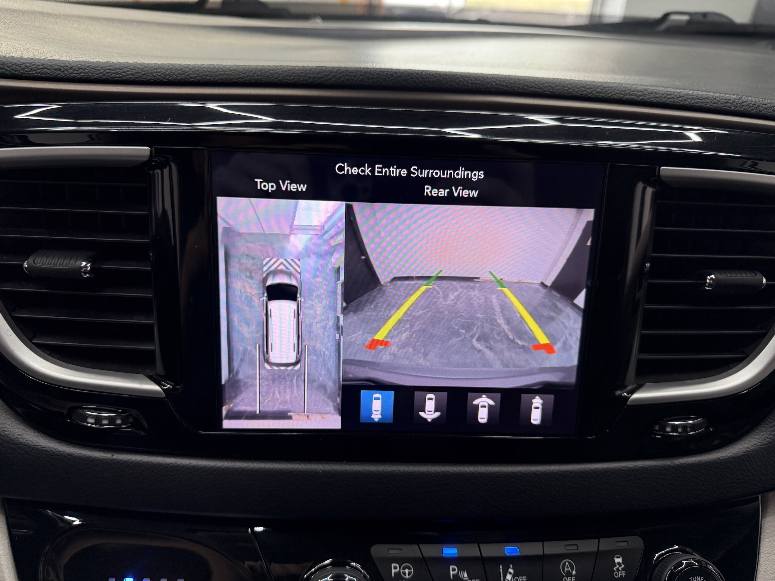 2018 Chrysler Pacifica Touring L - Photo 17