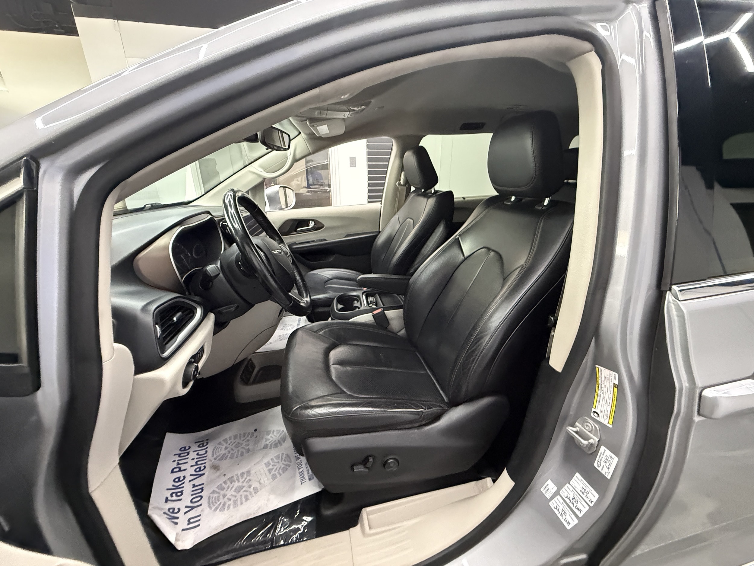 2018 Chrysler Pacifica Touring L - Photo 10
