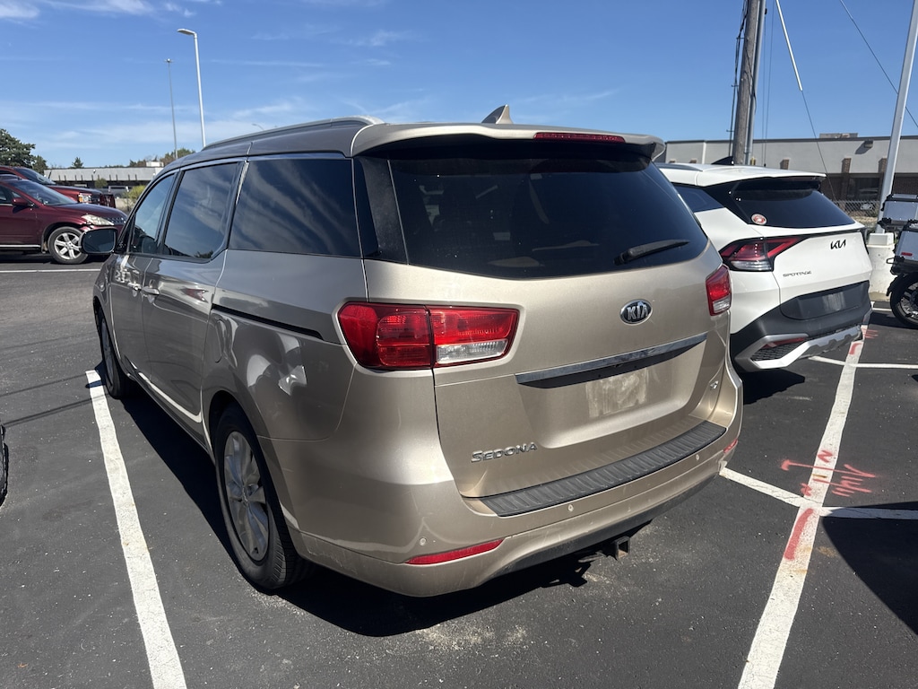 Used 2015 Kia Sedona EX Van