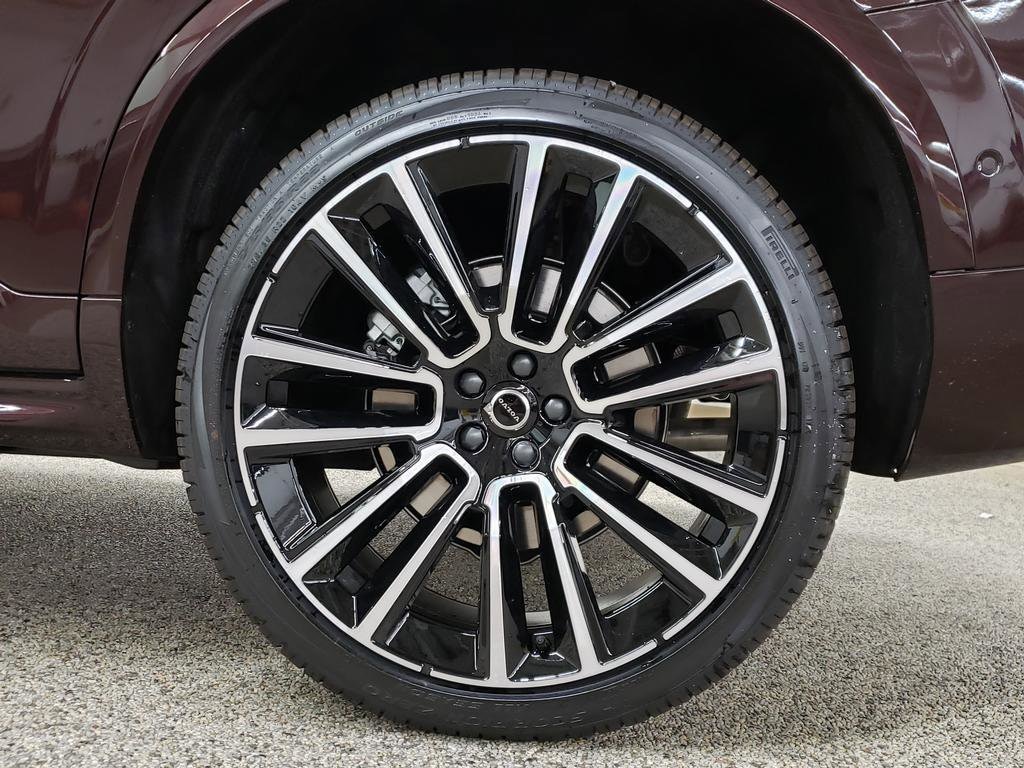 2026 Volvo XC90 Plus - Photo 12