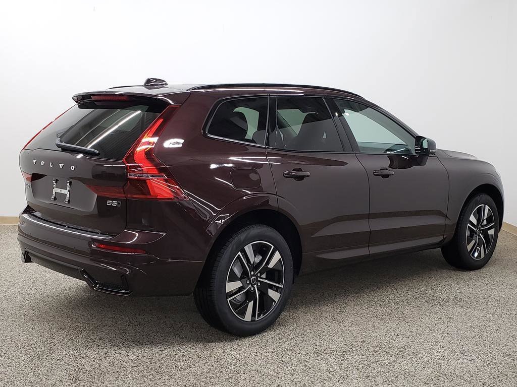 2026 Volvo XC60 Core - Photo 3