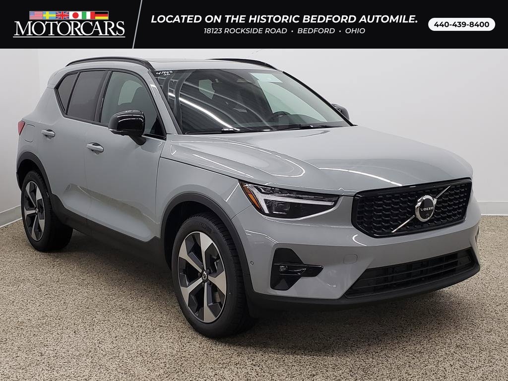New 2026 Volvo XC40 B5 Plus SUV