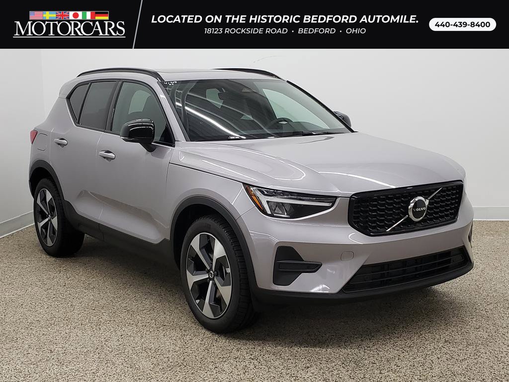 2026 Volvo XC40 Core