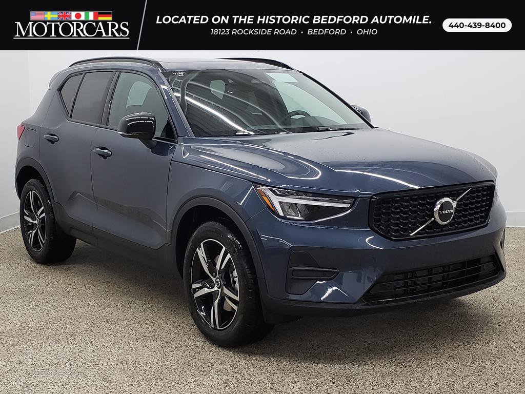 2026 Volvo XC40 Core