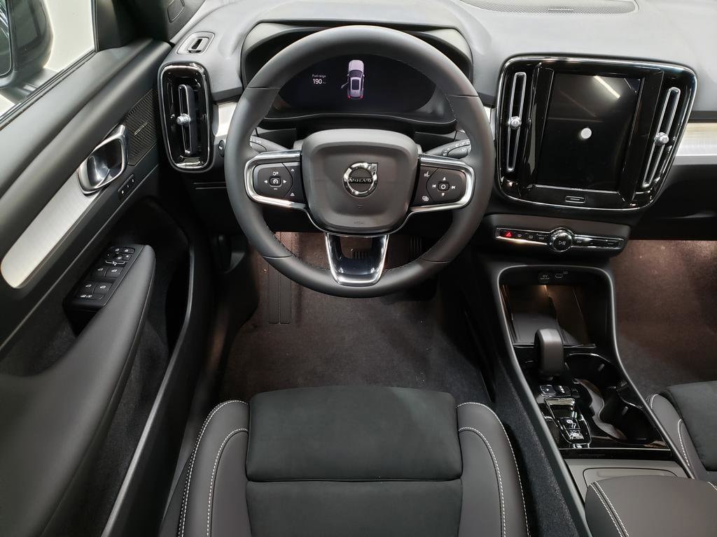 2026 Volvo XC40 Ultra Black Edition - Photo 10