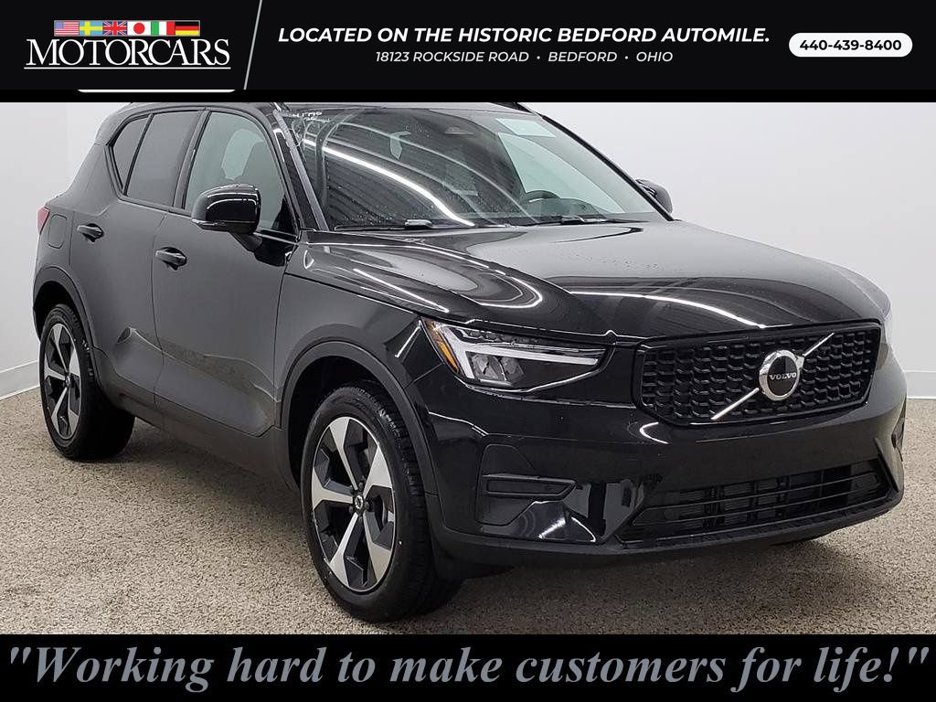 2026 Volvo XC40 Core
