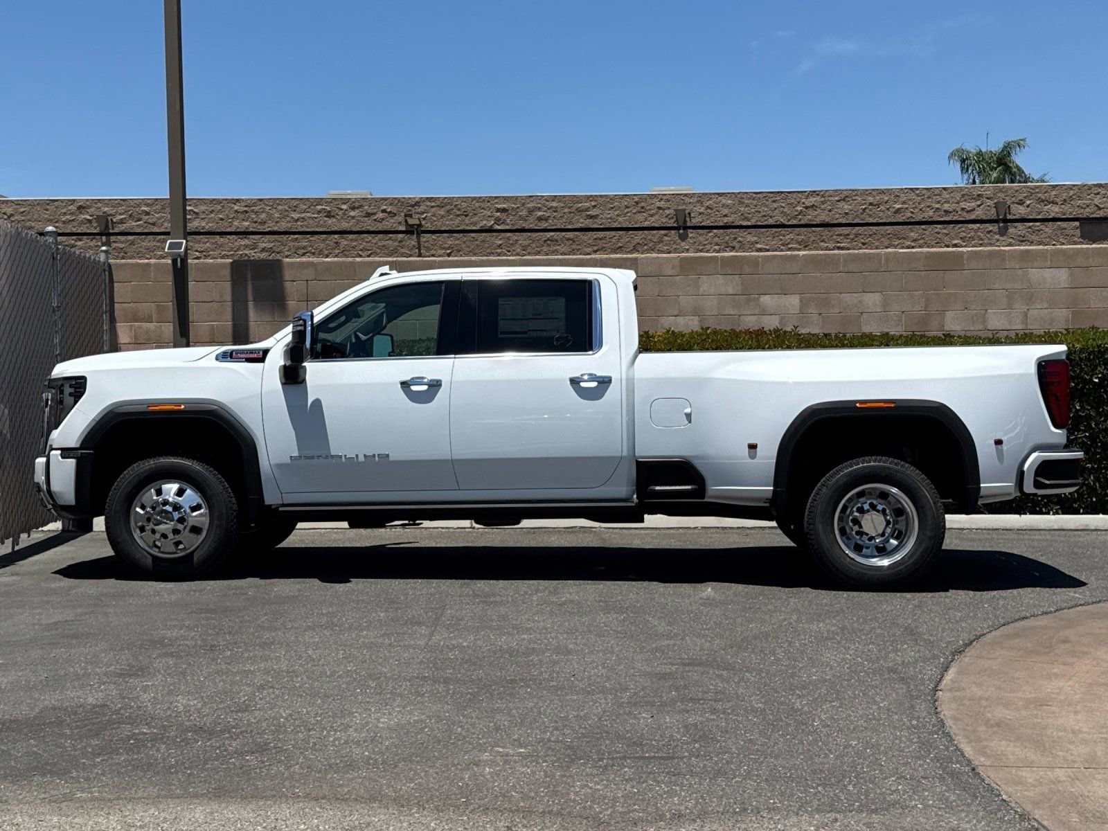 2026 GMC Sierra 3500HD Denali - Photo 6
