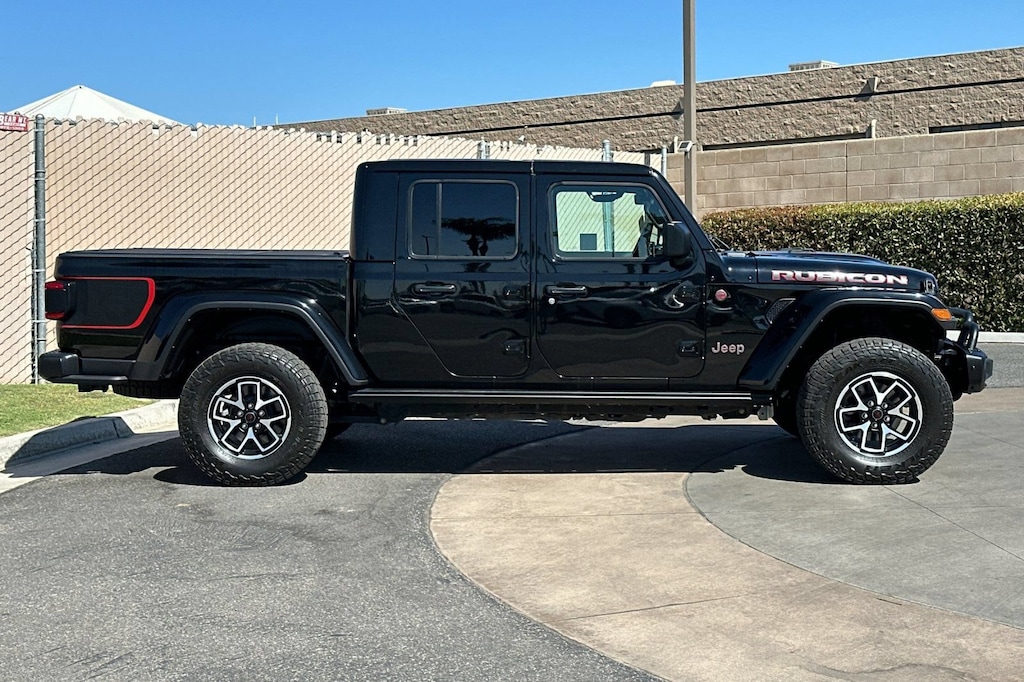 Used 2024 Jeep Gladiator Rubicon Truck