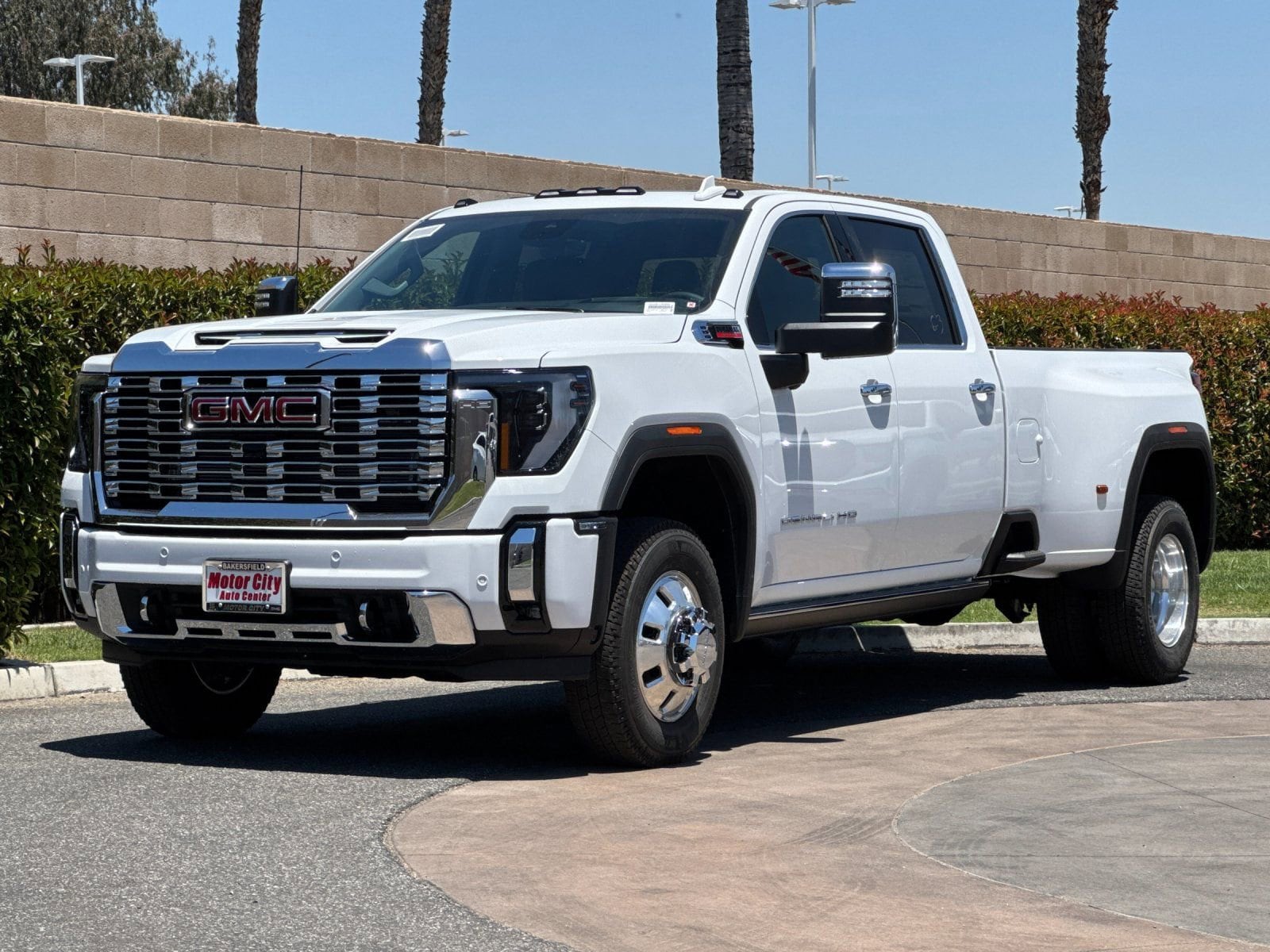 2026 GMC Sierra 3500HD Denali - Photo 7