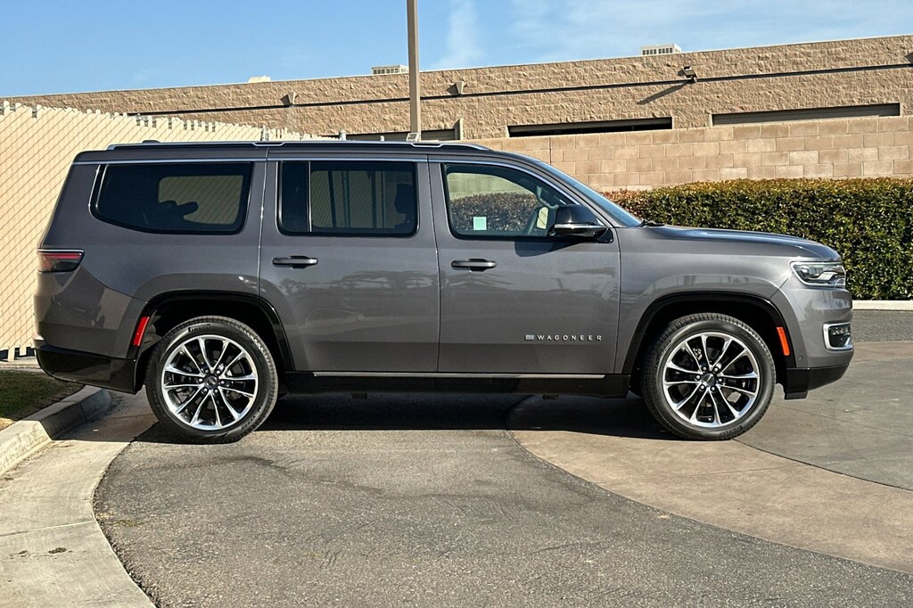 Used 2023 Jeep Wagoneer Series III 4x4 SUV