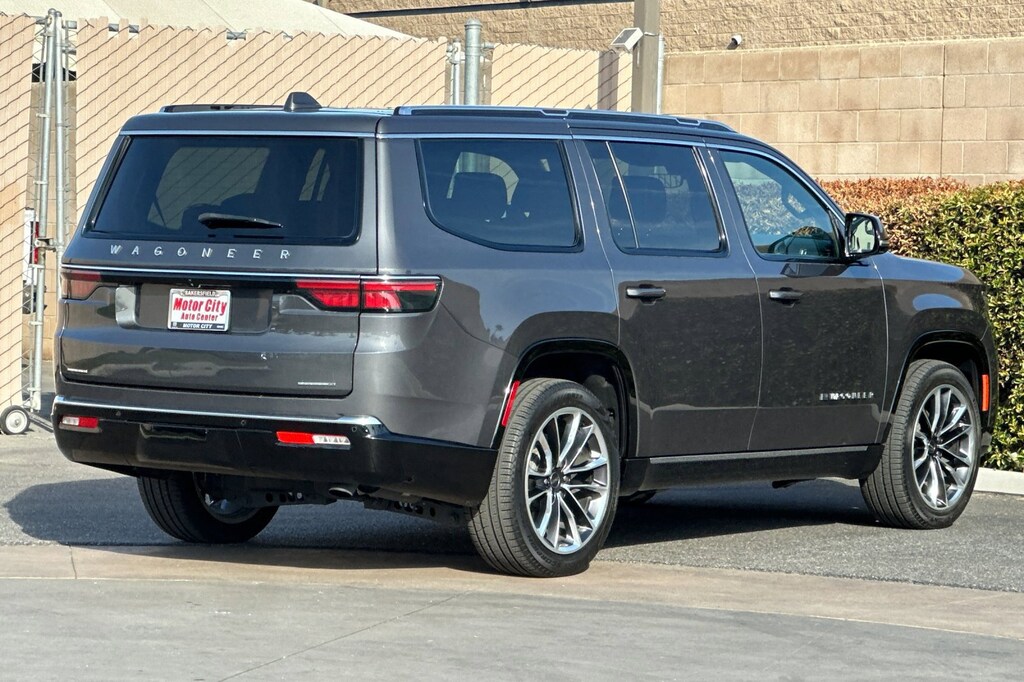 Used 2023 Jeep Wagoneer Series III 4x4 SUV