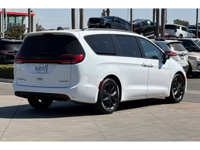 Used 2024 Chrysler Pacifica Limited Van Passenger Van