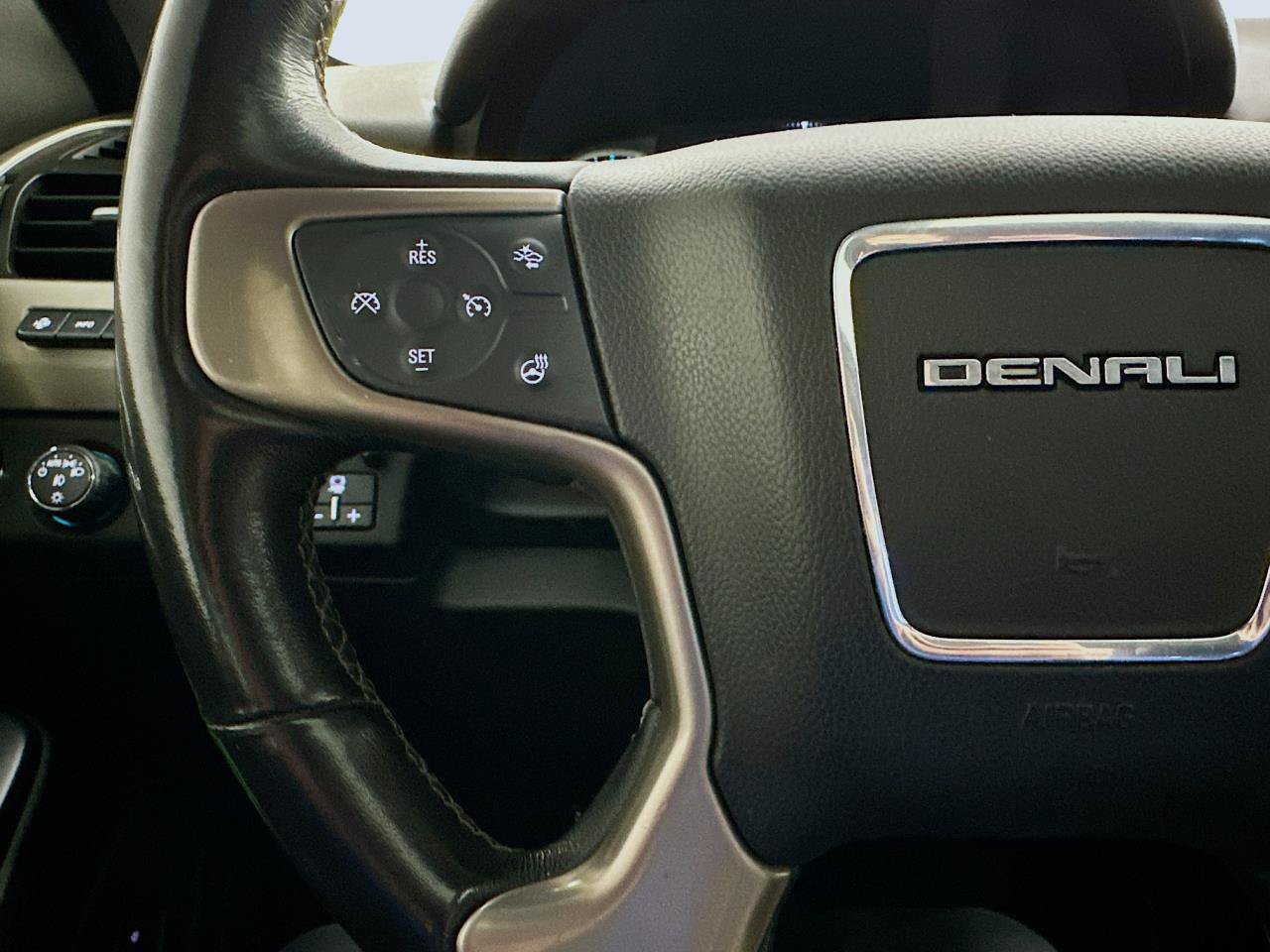 2019 GMC Yukon Denali - Photo 51