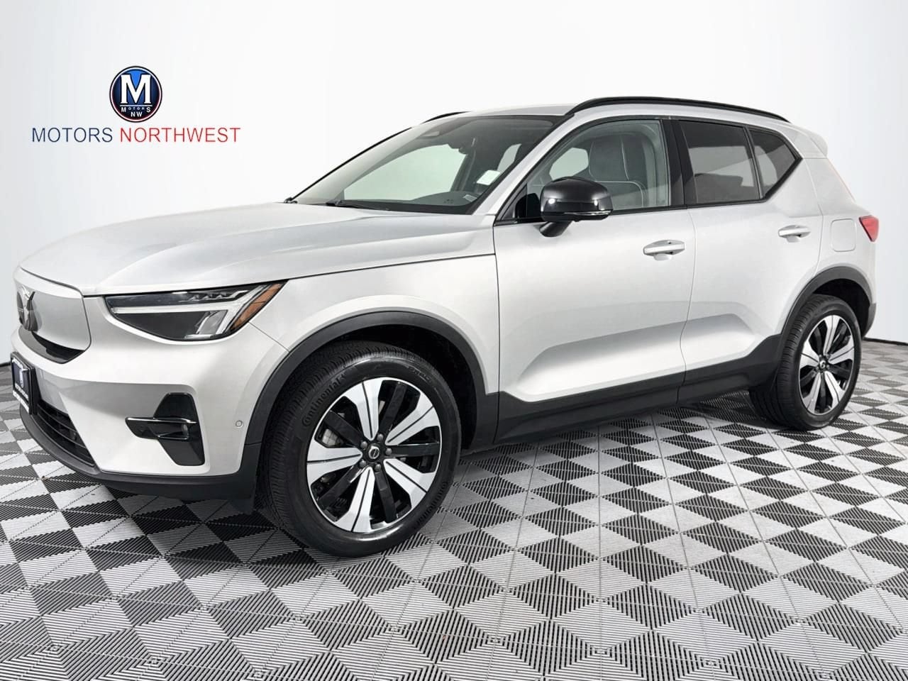 2023 Volvo XC40