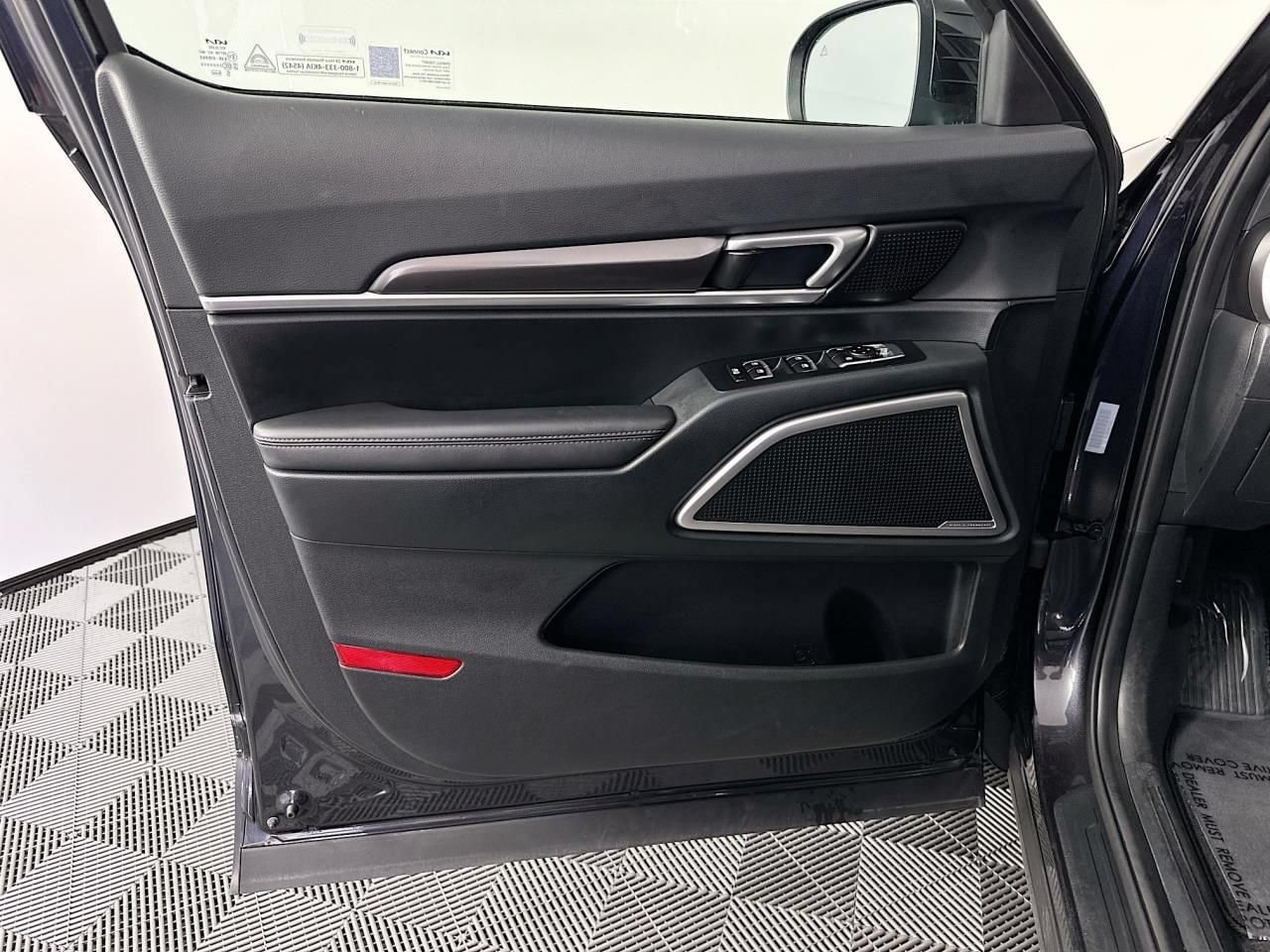 2025 Kia Telluride S - Photo 20