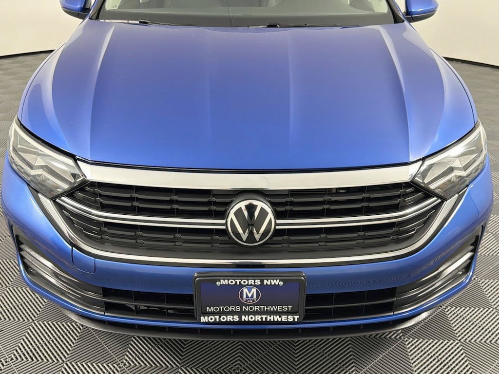 Used 2024 Volkswagen Jetta 1.5T SE Sedan
