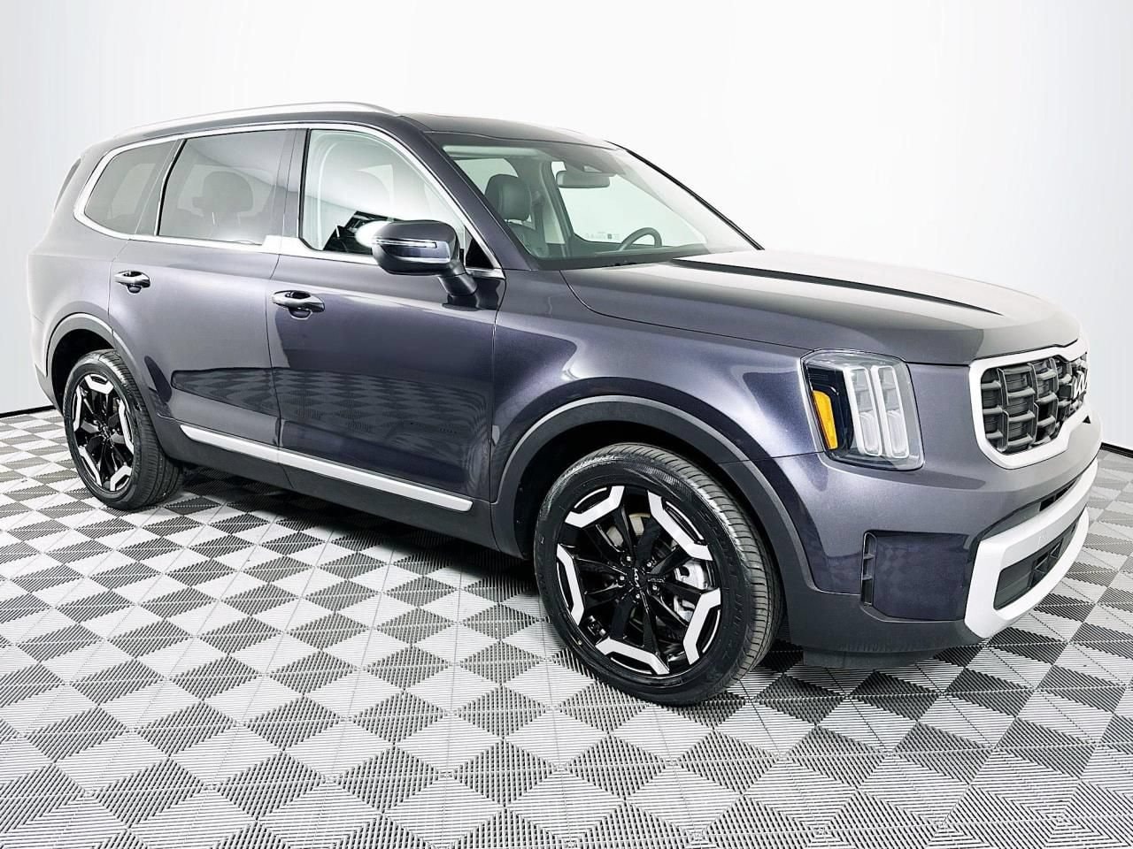 2025 Kia Telluride S - Photo 29