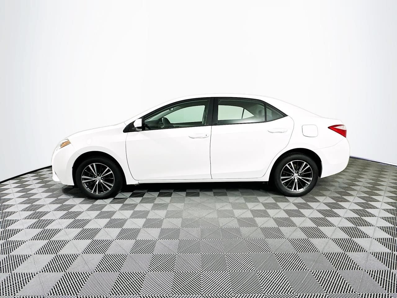 2016 Toyota Corolla LE Plus - Photo 13