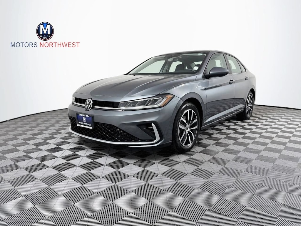 Used 2025 Volkswagen Jetta SE SE Auto