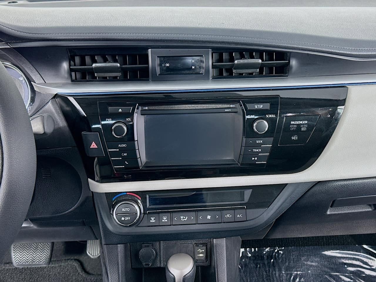 2016 Toyota Corolla LE Plus - Photo 32