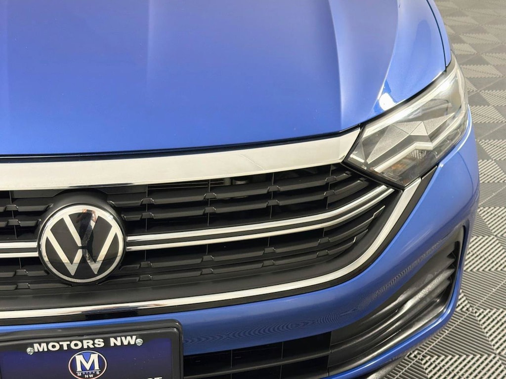 Used 2024 Volkswagen Jetta 1.5T SE Sedan