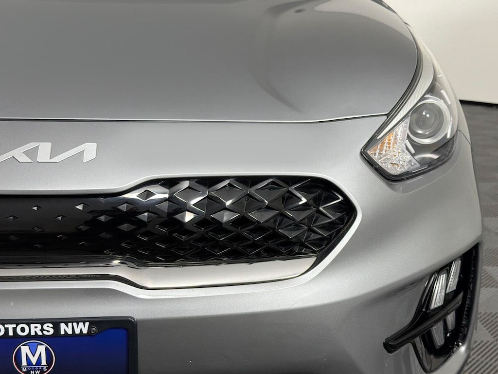 Used 2022 Kia Niro Touring SE SUV