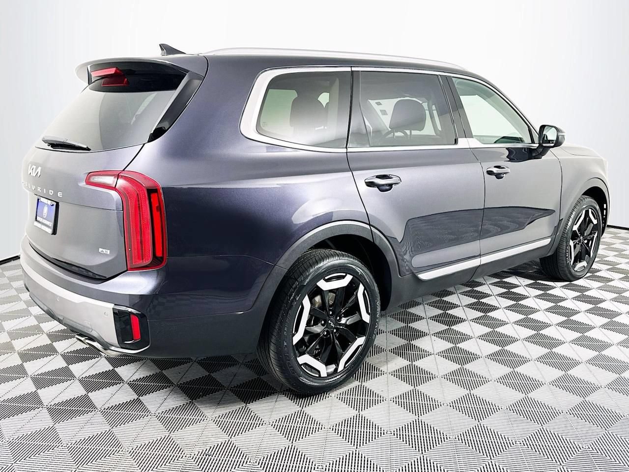 2025 Kia Telluride S - Photo 27
