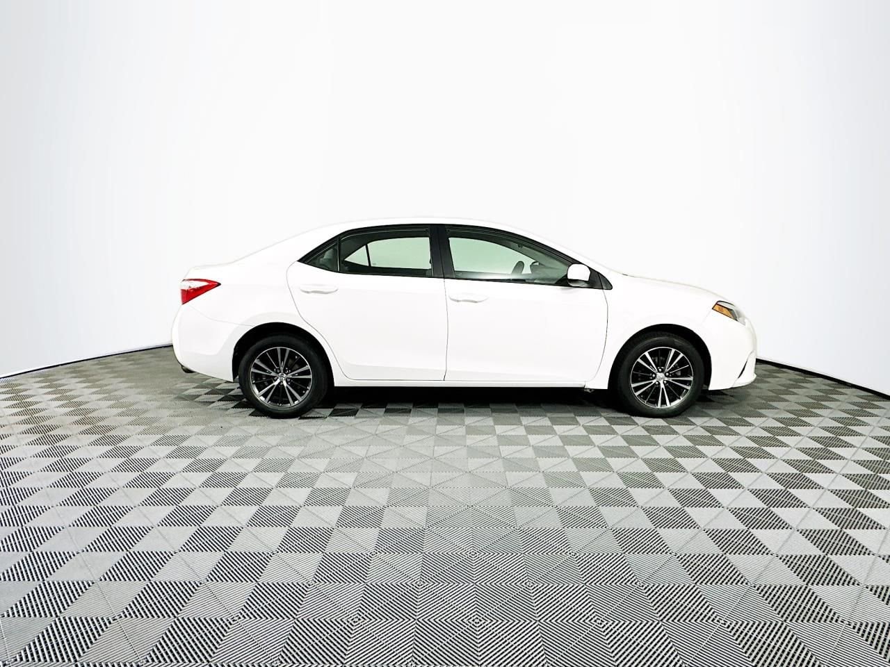 2016 Toyota Corolla LE Plus - Photo 7