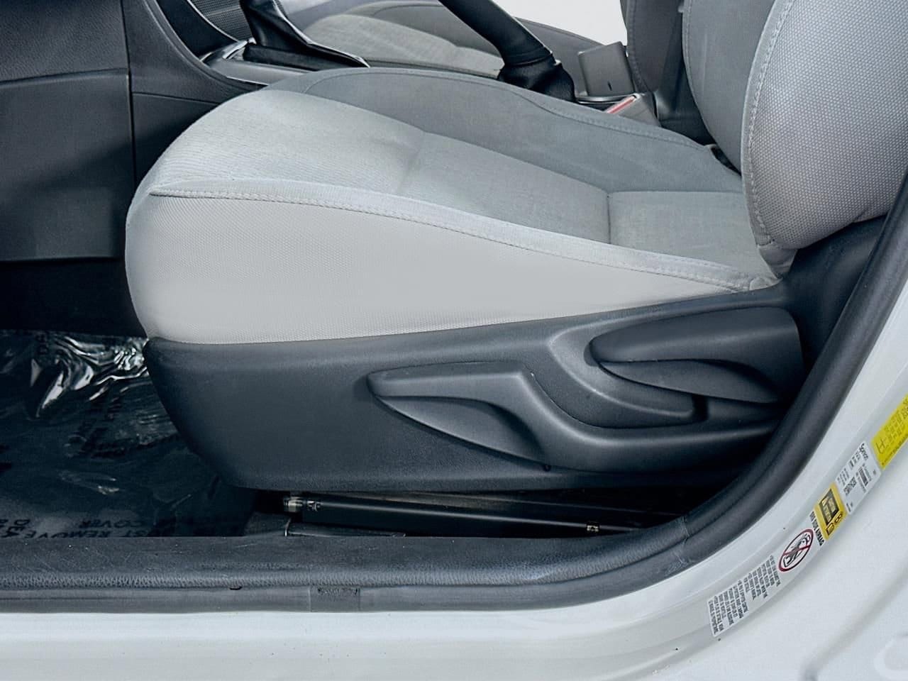 2016 Toyota Corolla LE Plus - Photo 22