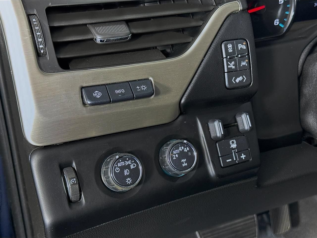 2019 GMC Yukon Denali - Photo 39