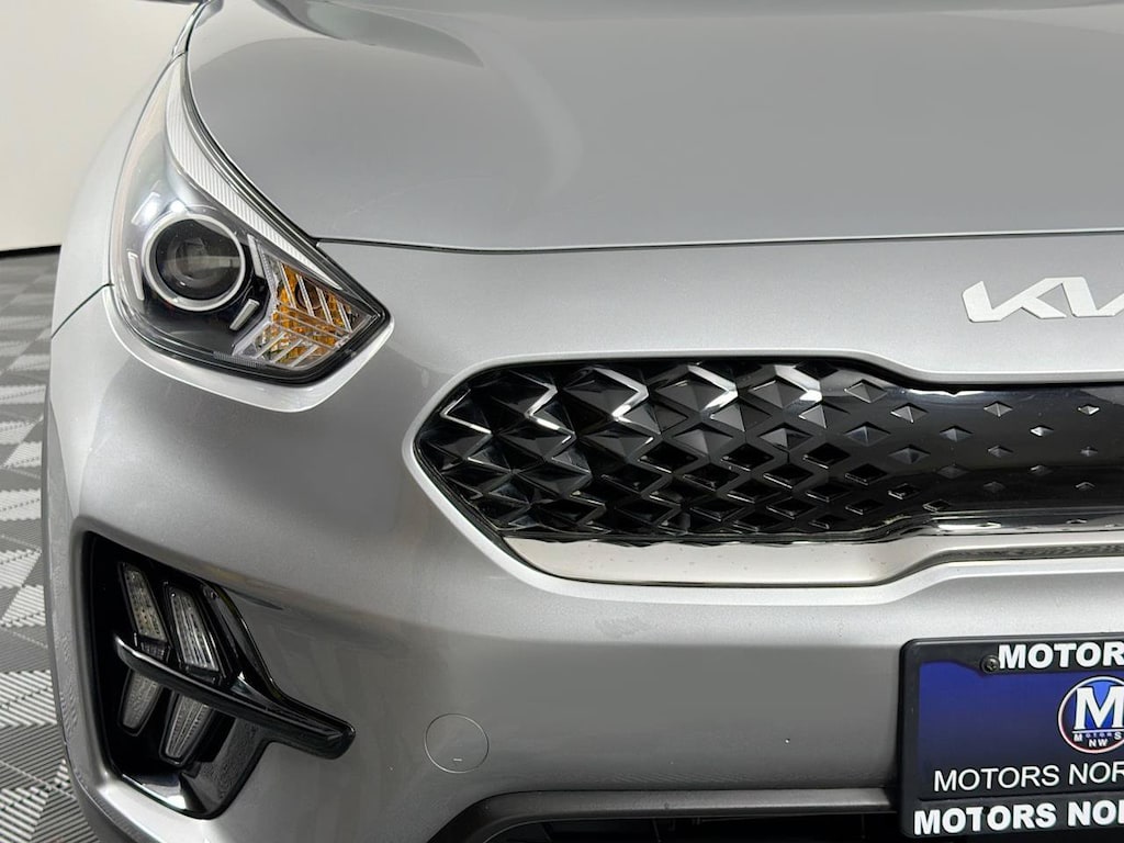 Used 2022 Kia Niro Touring SE SUV