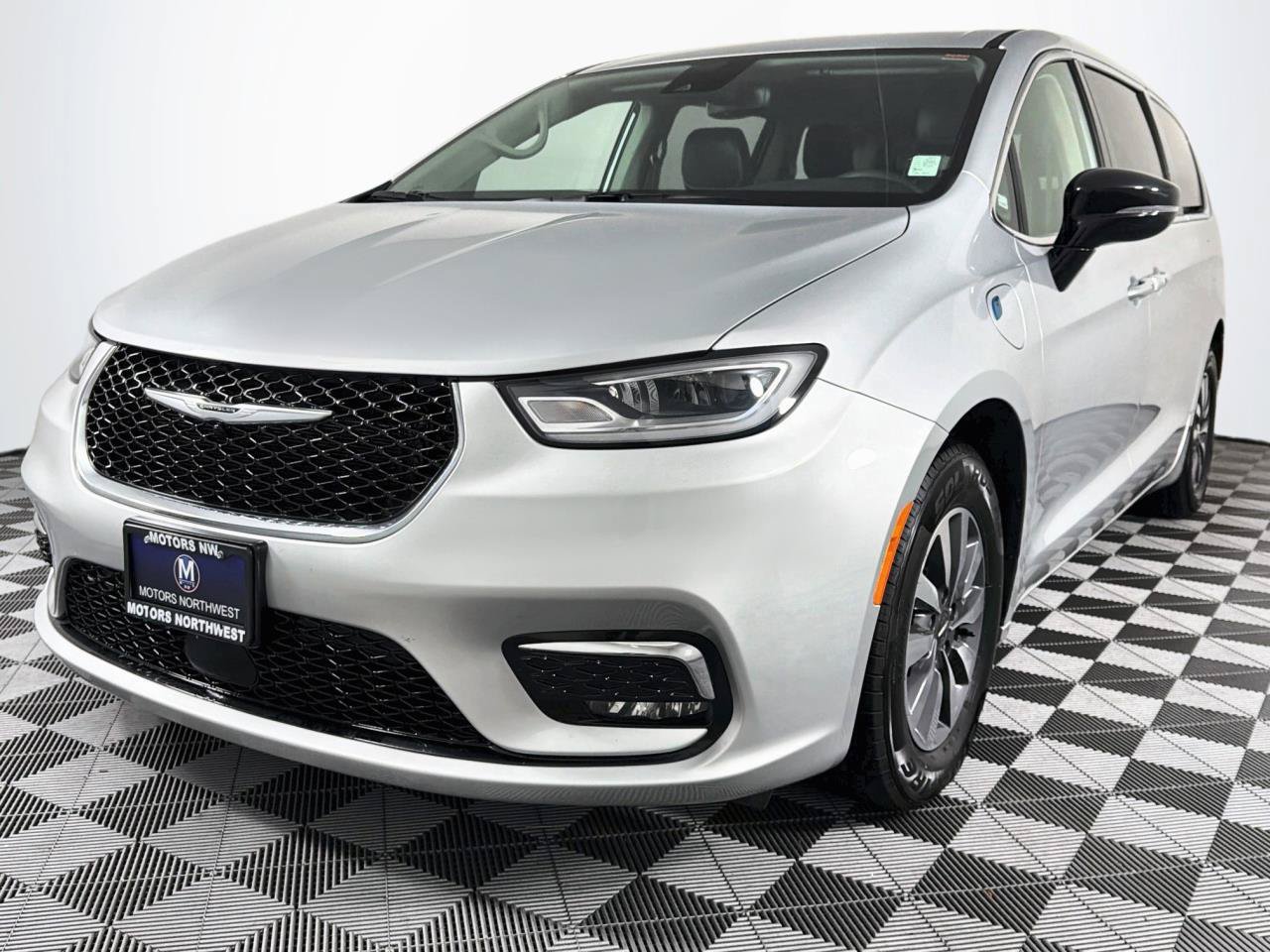 Used 2024 Chrysler Pacifica Plug-In Hybrid Select Van Passenger Van