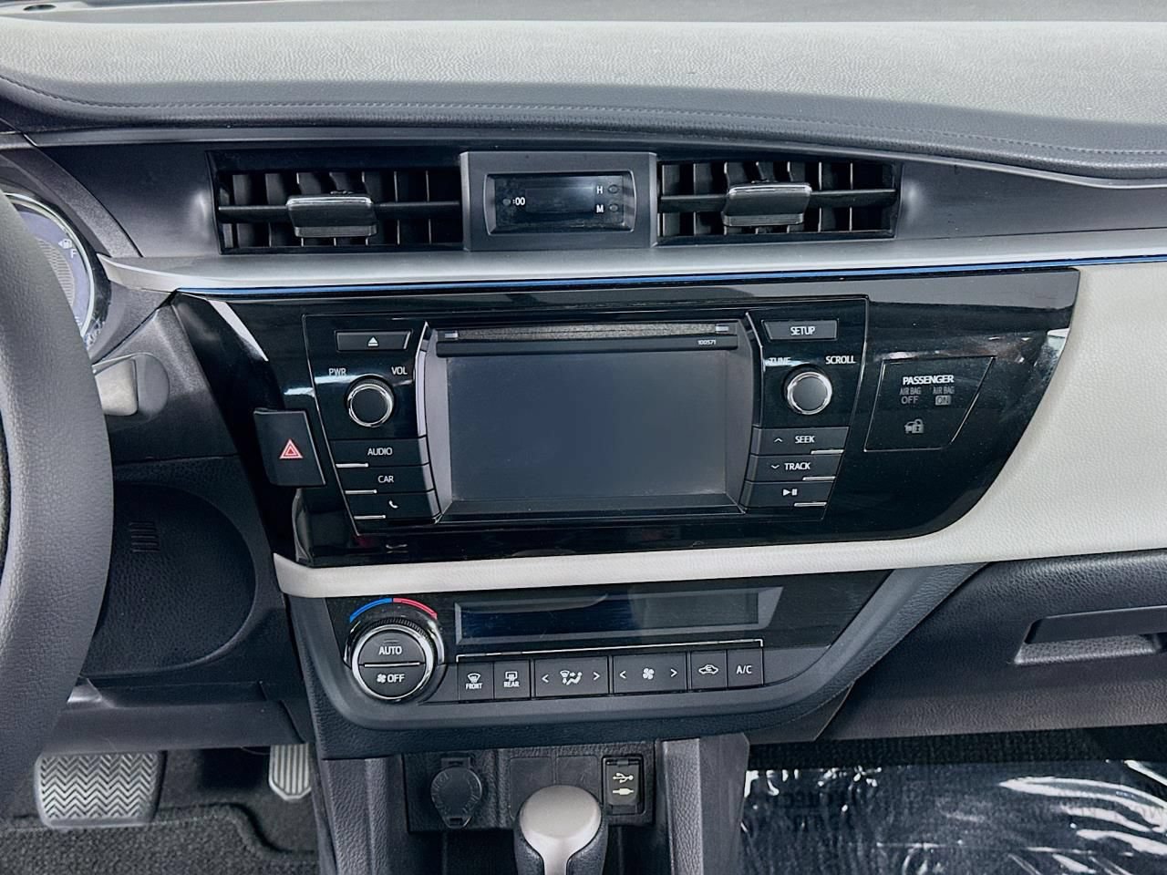 2016 Toyota Corolla LE Plus - Photo 32