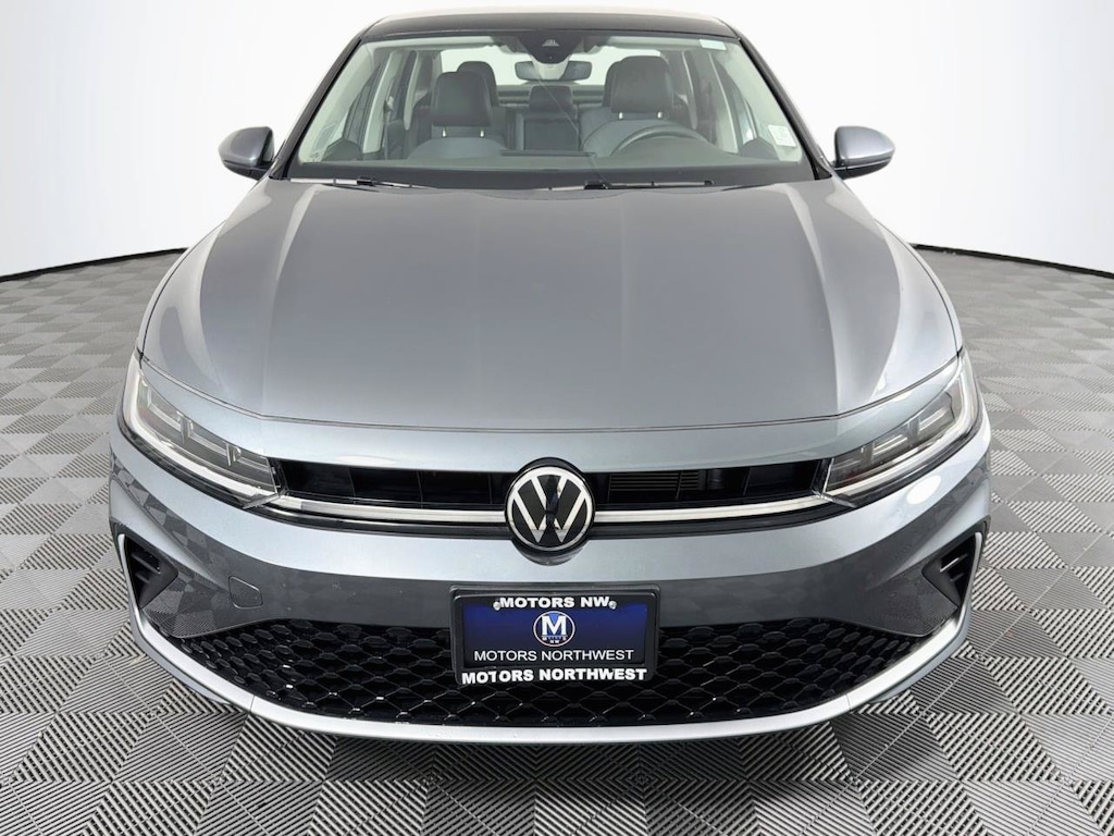 Used 2025 Volkswagen Jetta SE SE Auto
