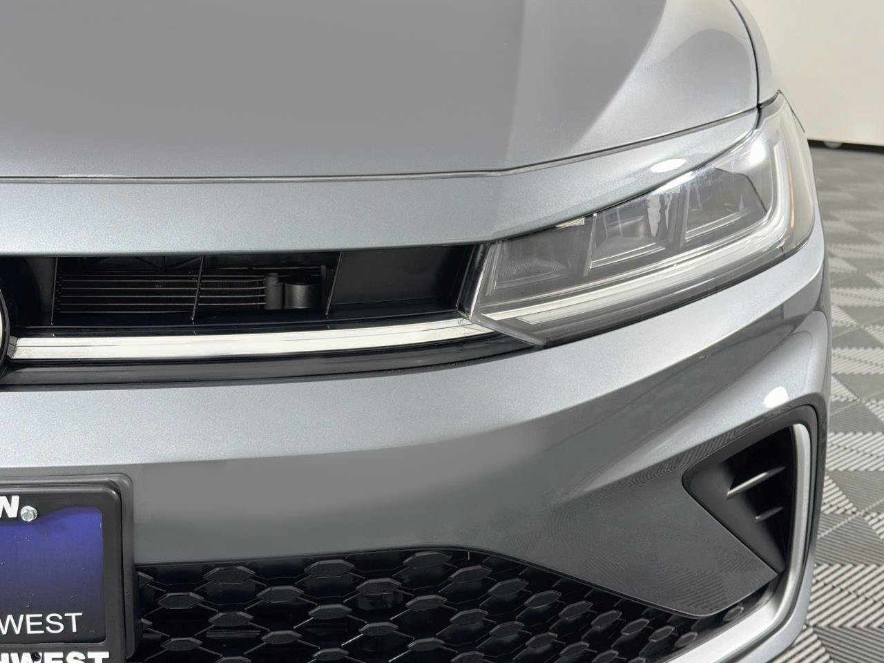 Used 2025 Volkswagen Jetta SE SE Auto