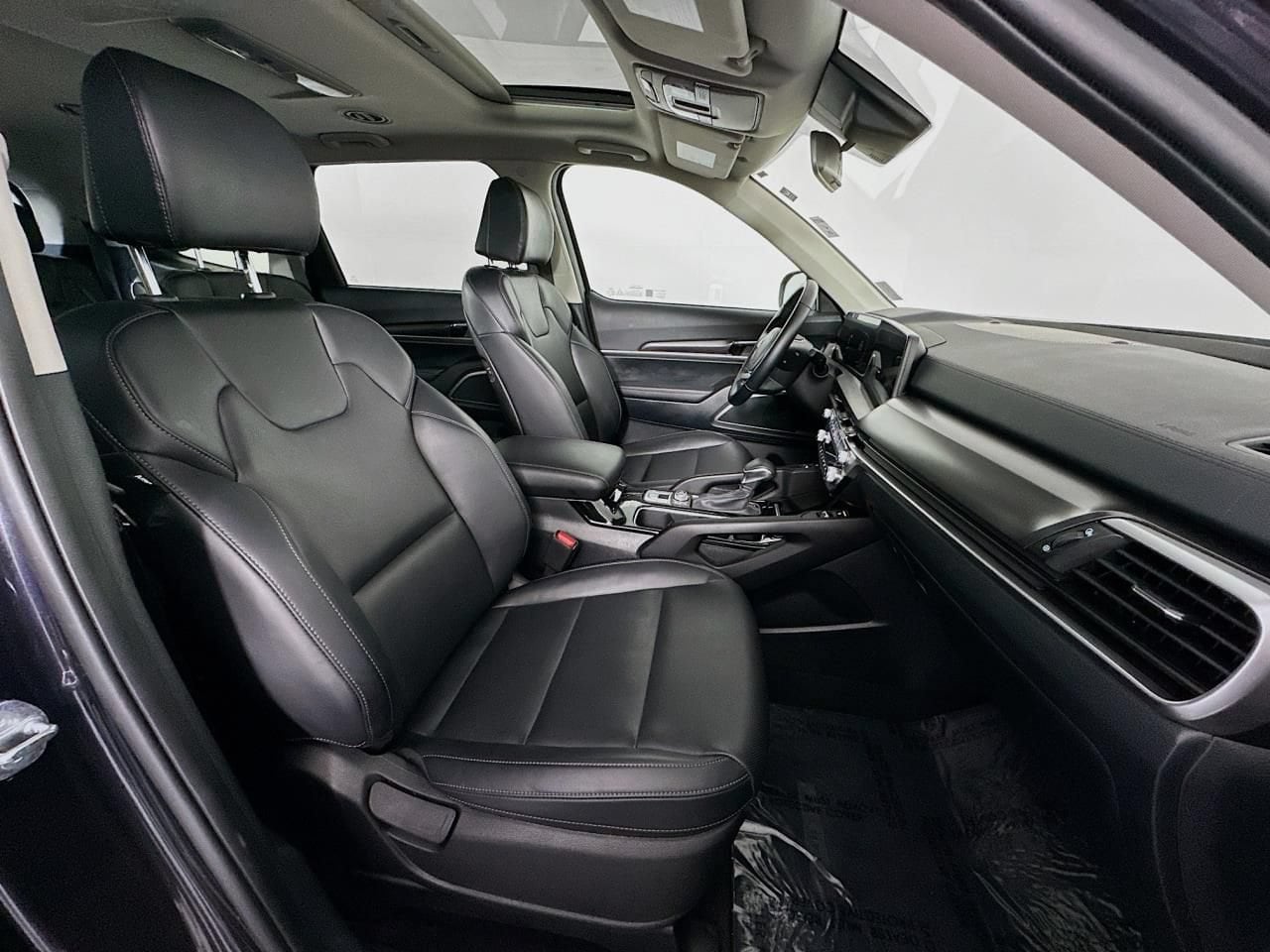 2025 Kia Telluride S - Photo 34