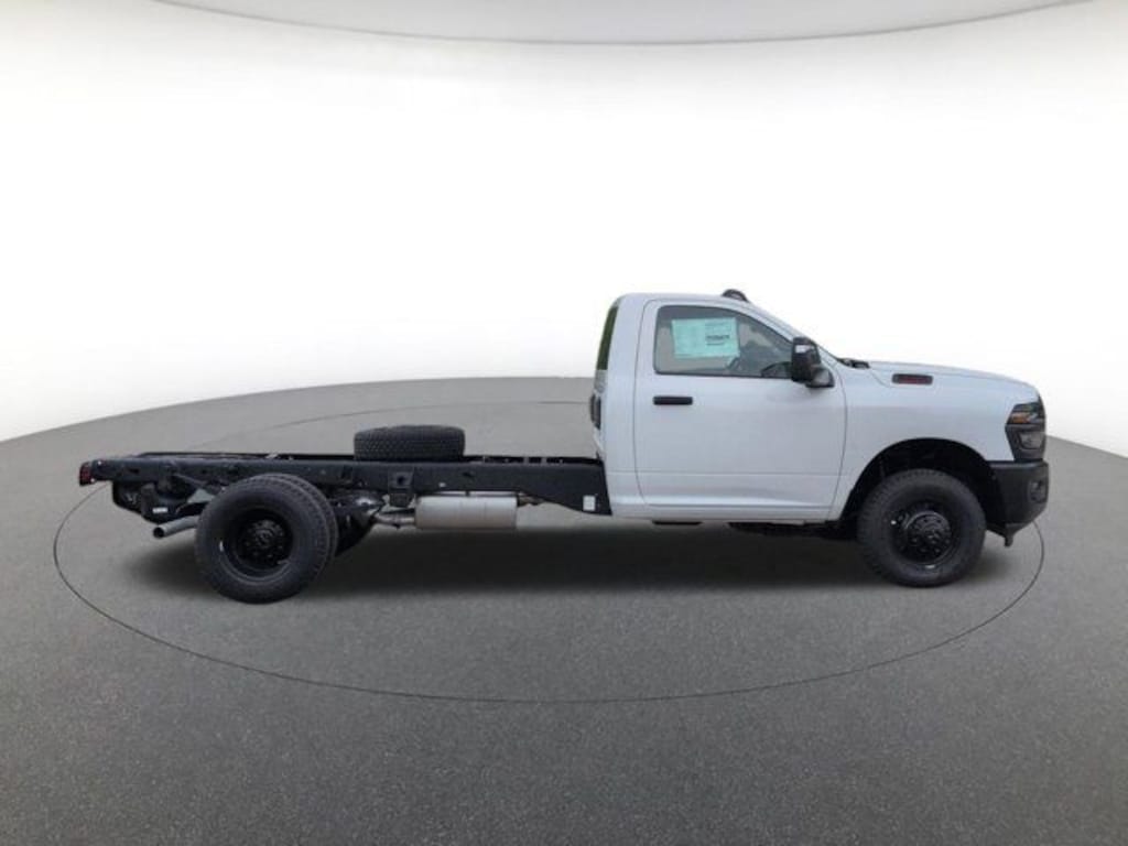 New 2026 Ram 3500 Chassis Cab Tradesman/Big Horn Pickup