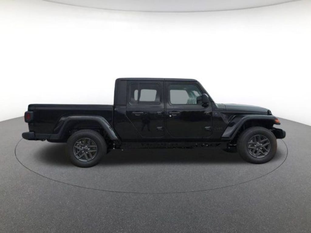 New 2026 Jeep Gladiator Sport Pickup