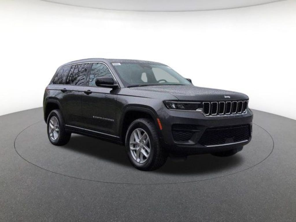 New 2026 Jeep Grand Cherokee Laredo Sport Utility