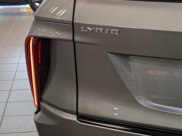 2026 Cadillac LYRIQ V Premium - Photo 25