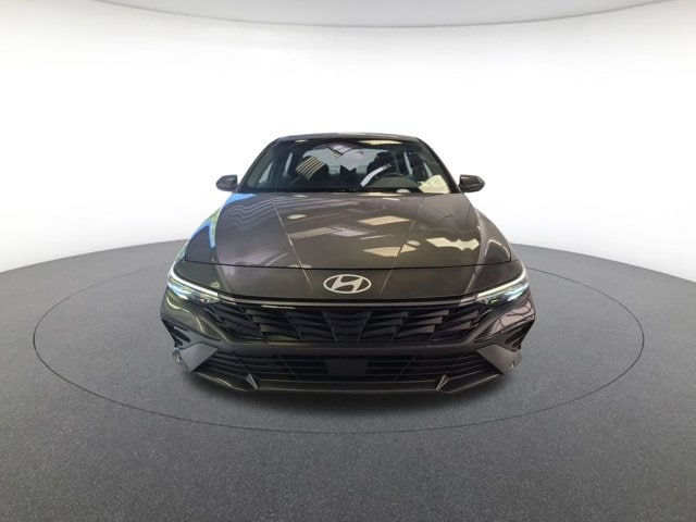 2025 Hyundai Elantra SEL - Photo 2