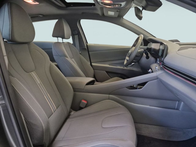 2025 Hyundai Elantra SEL - Photo 22