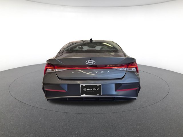 2025 Hyundai Elantra SEL - Photo 6