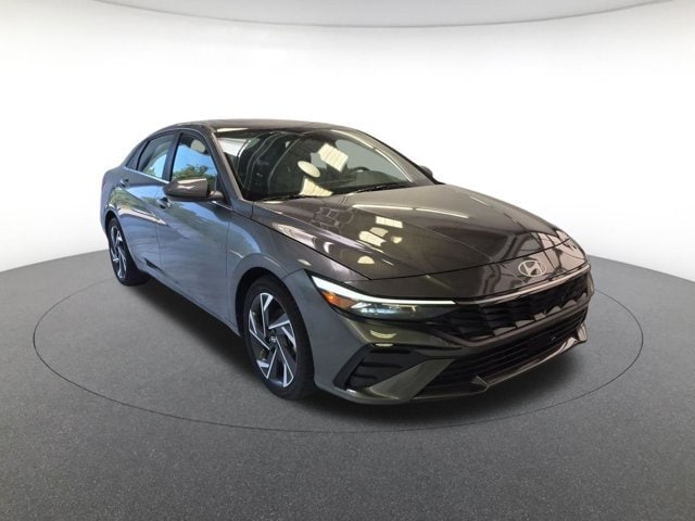 2025 Hyundai Elantra SEL - Photo 3