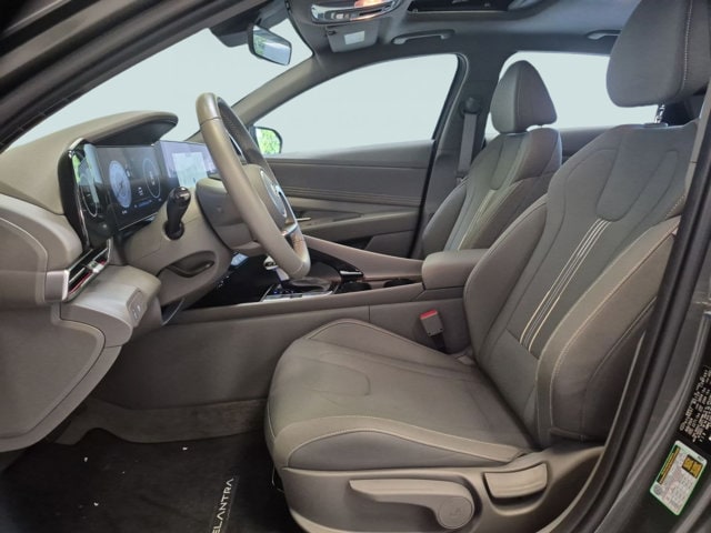 2025 Hyundai Elantra SEL - Photo 9
