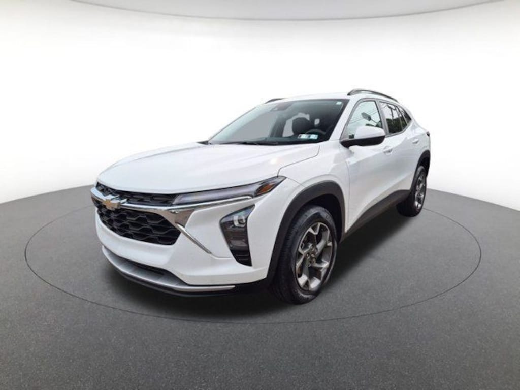 Used 2025 Chevrolet Trax LT SUV