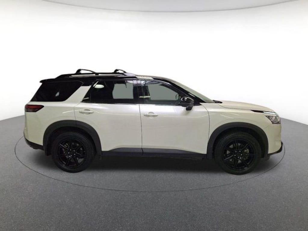 Used 2024 Nissan Pathfinder SL SUV